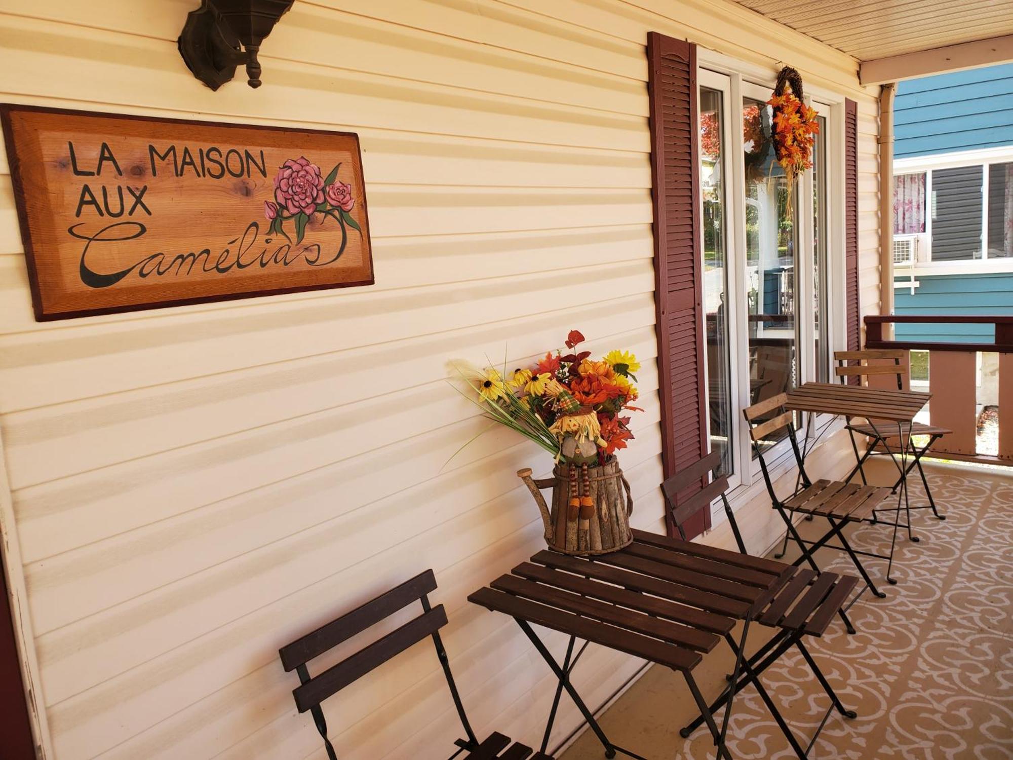 コアティクック La Maison Aux Camelias Bed & Breakfast エクステリア 写真